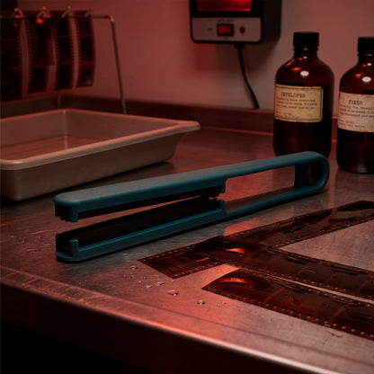 eTone Film Squeegee for 35mm 135 120 4x5 Film, Soft Silicone Blades, Streak-Free Wiping Negative Film Blue Green